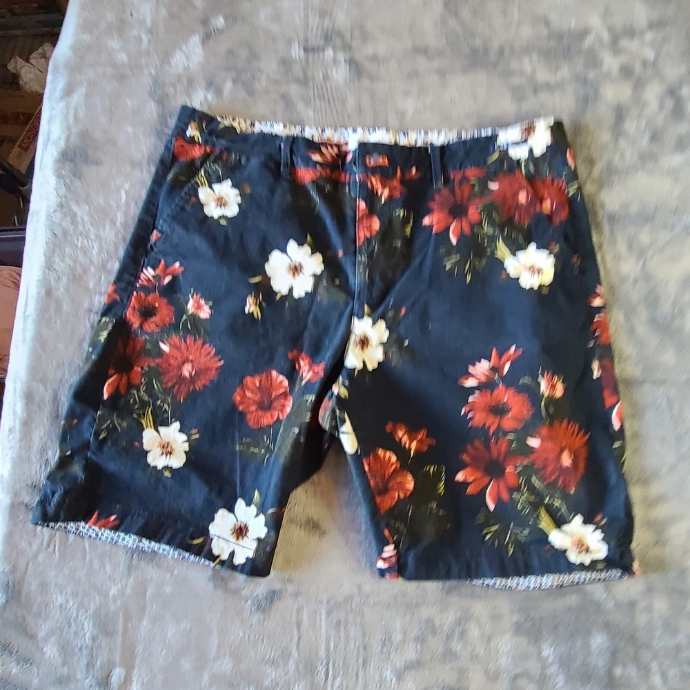 Cactus Man Ricky Singh Floral Print Cotton Chino Shorts. Navy Blue Red. Mens 36
